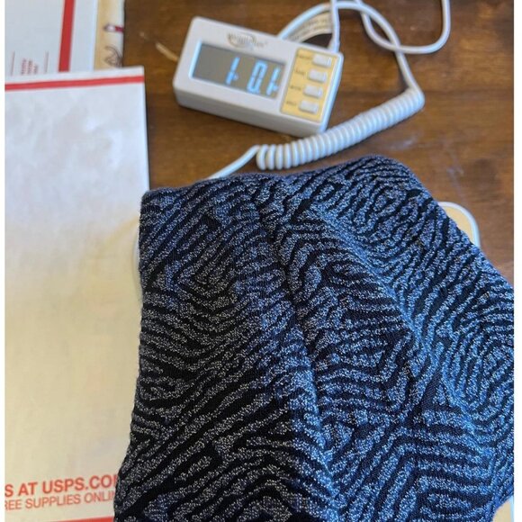 ALC Womens Shimmered Pleated Knitted Mini Skirt Black Sz Medium - Picture 4 of 6